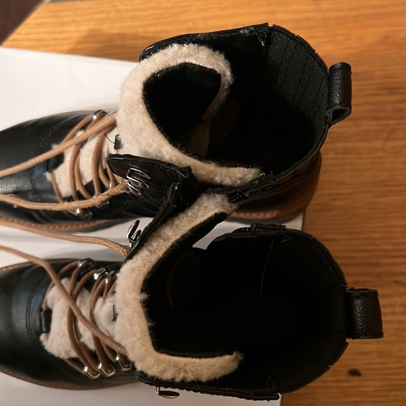 Women’s black Piercy combat boots size 8 - Picture 8 of 10